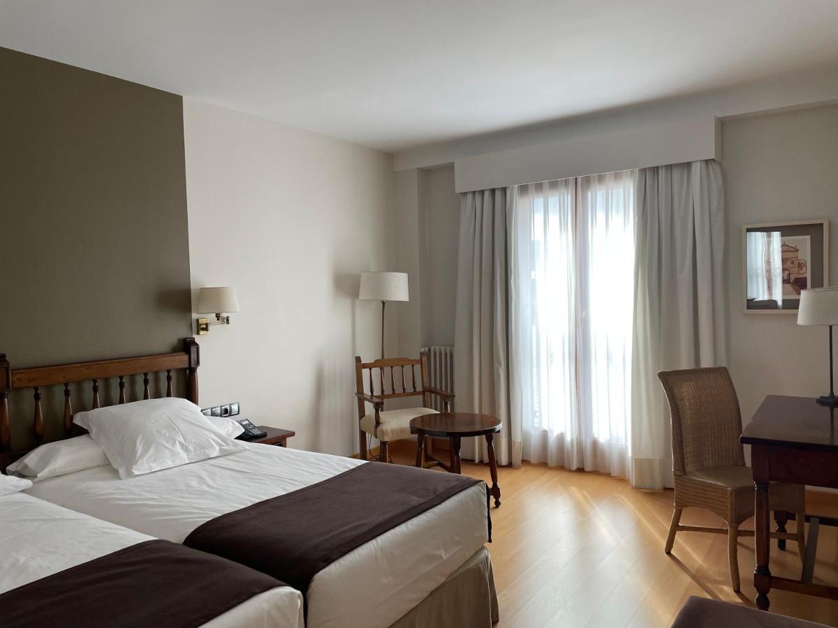 Parador De Puebla De Sanabria Hotel Luaran gambar