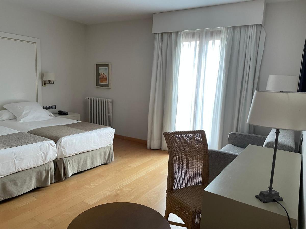 Parador De Puebla De Sanabria Hotel Luaran gambar